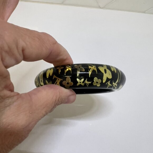 Louis Vuitton Resin and Crystal Logo Inclusion Bangle Bracelet Black /Gold - Picture 7 of 7